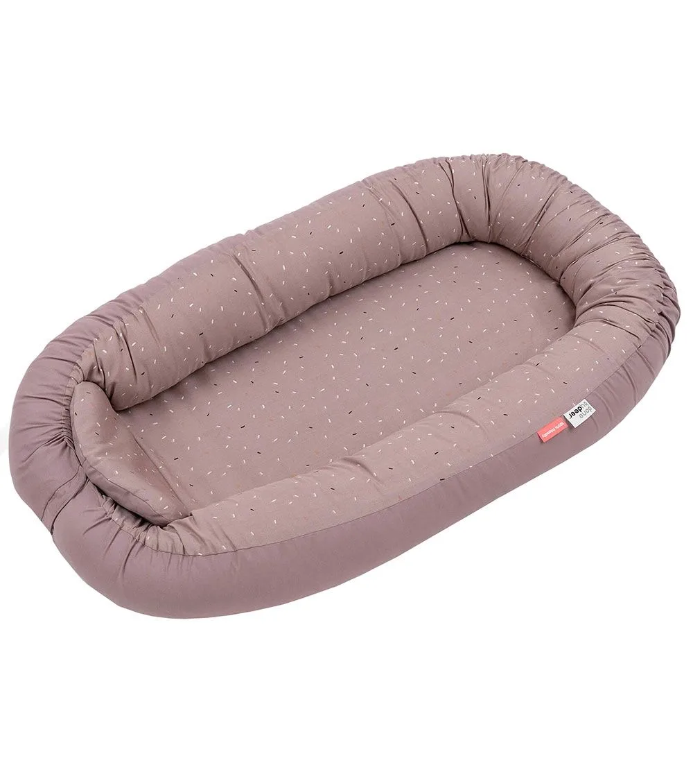 Co-sleeping-konfetti von Done by Deer – Produktfoto