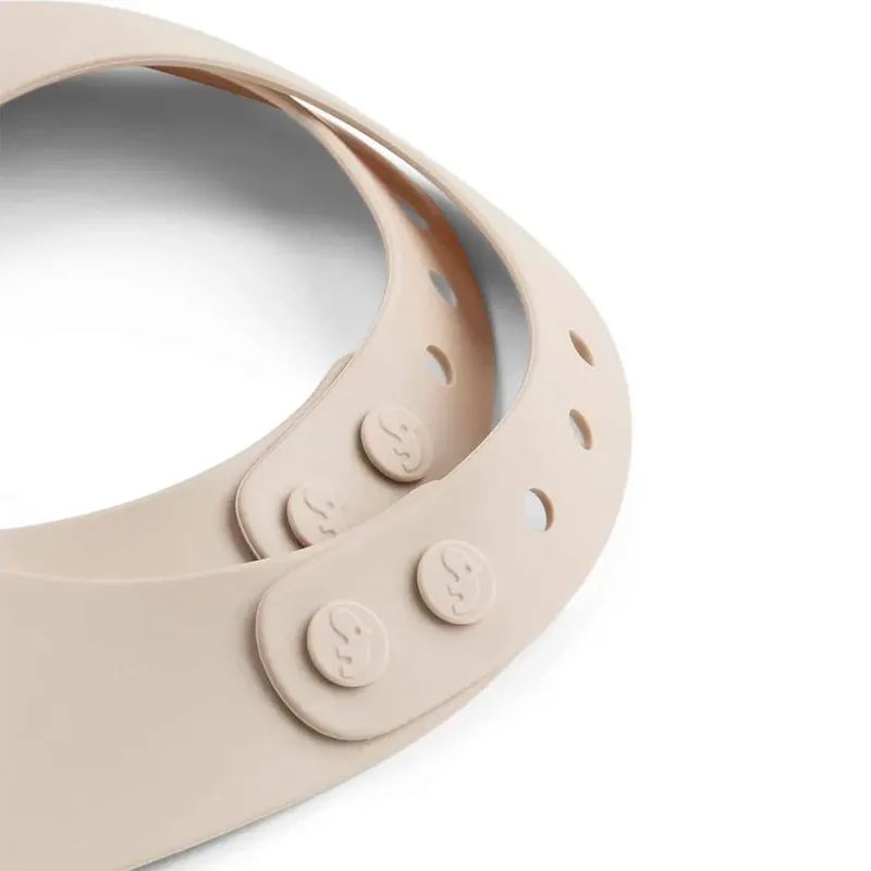 Celebration Siliconen Slabbetje - 2 Stuks - Sand by Done by Deer in Beige – product photo 2 of 6