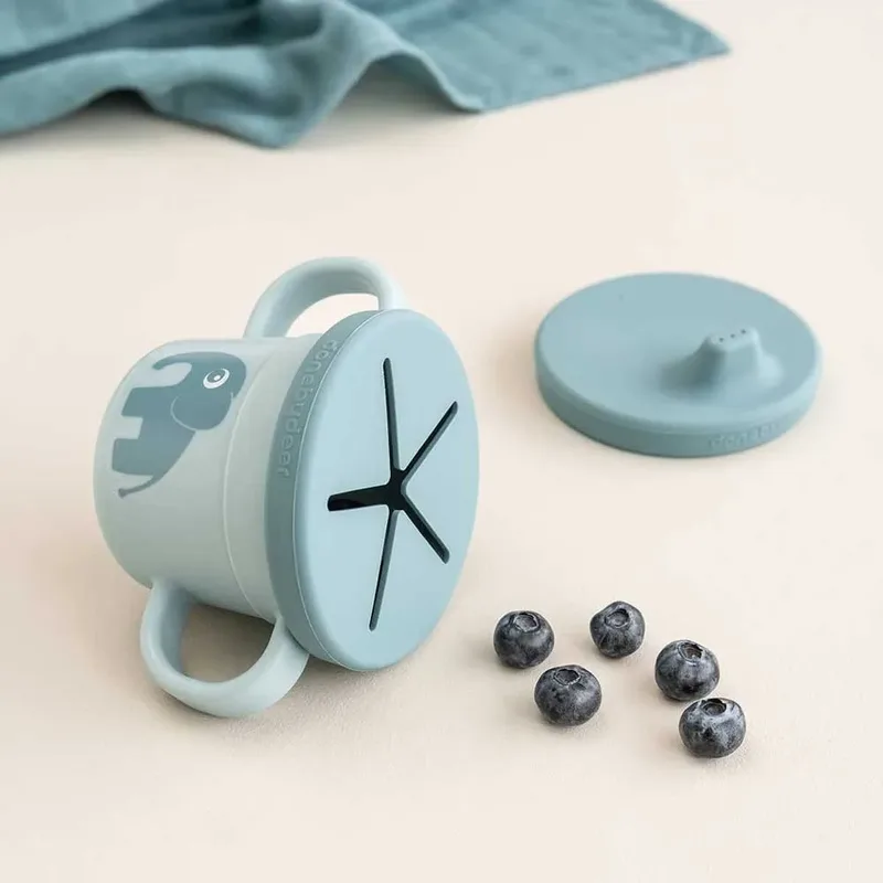 With Handles And Snacks Elphee Kop fra Done by Deer – produktbillede 6 af 6