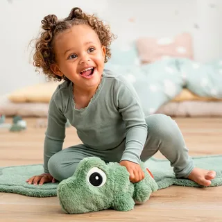 For Hugs Croco Knuffelbeer van Done by Deer – productfoto 3 van 6