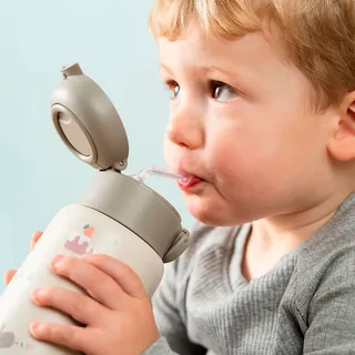 Insulated Playground 340ml Stro-fles fra Done by Deer – produktbillede 6 af 6