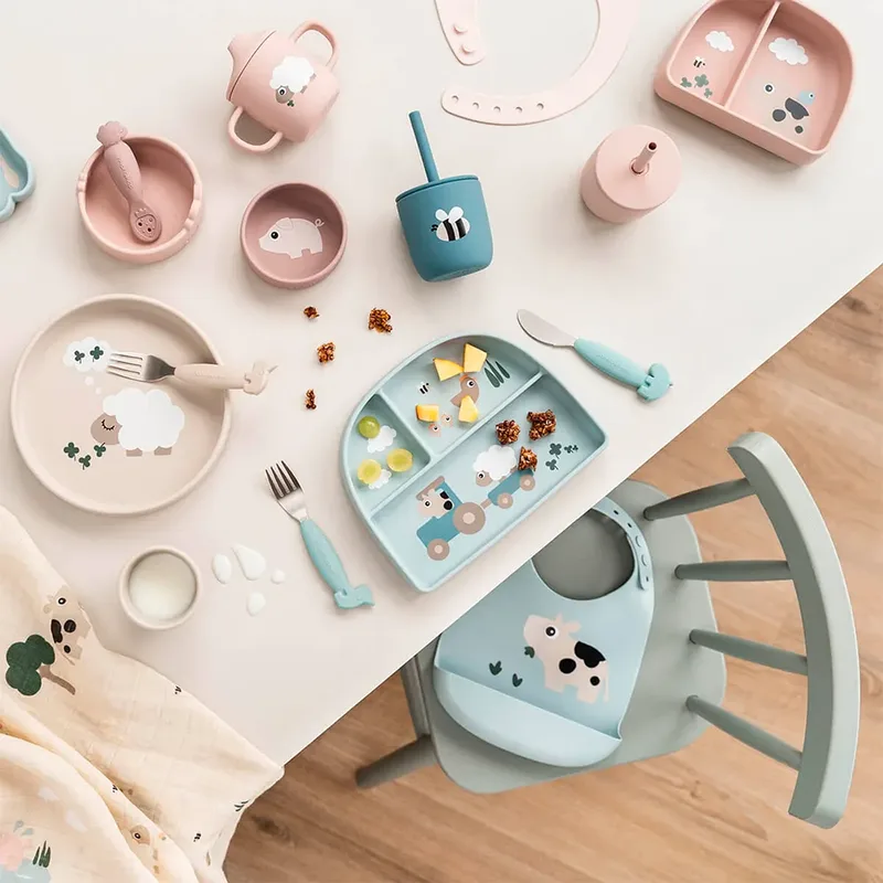 Stick & Stay Tiny Farm Silicone Bord van Done by Deer – productfoto 4 van 4