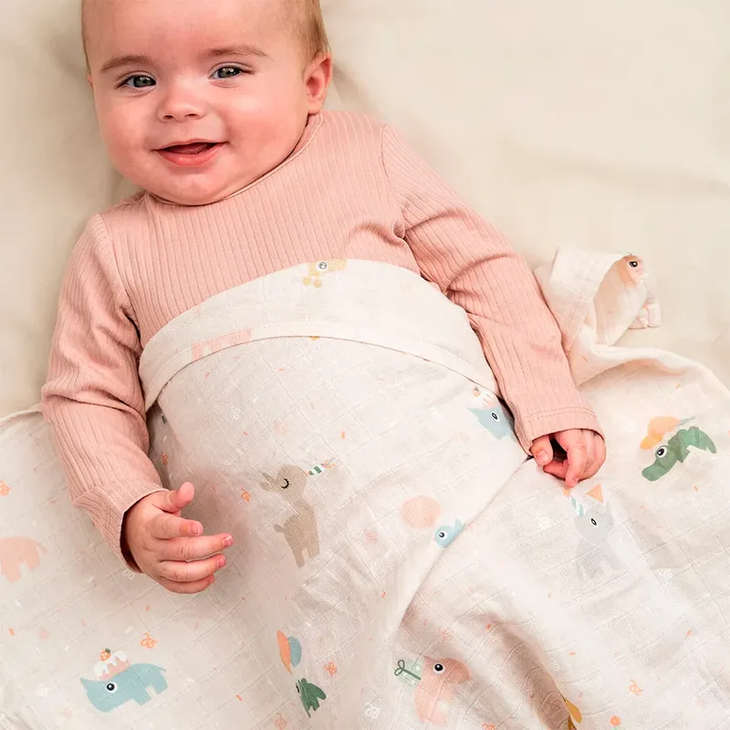 Wikkeldoek - Mousseline - Celebration - Poeder van Done by Deer – productfoto 2 van 4