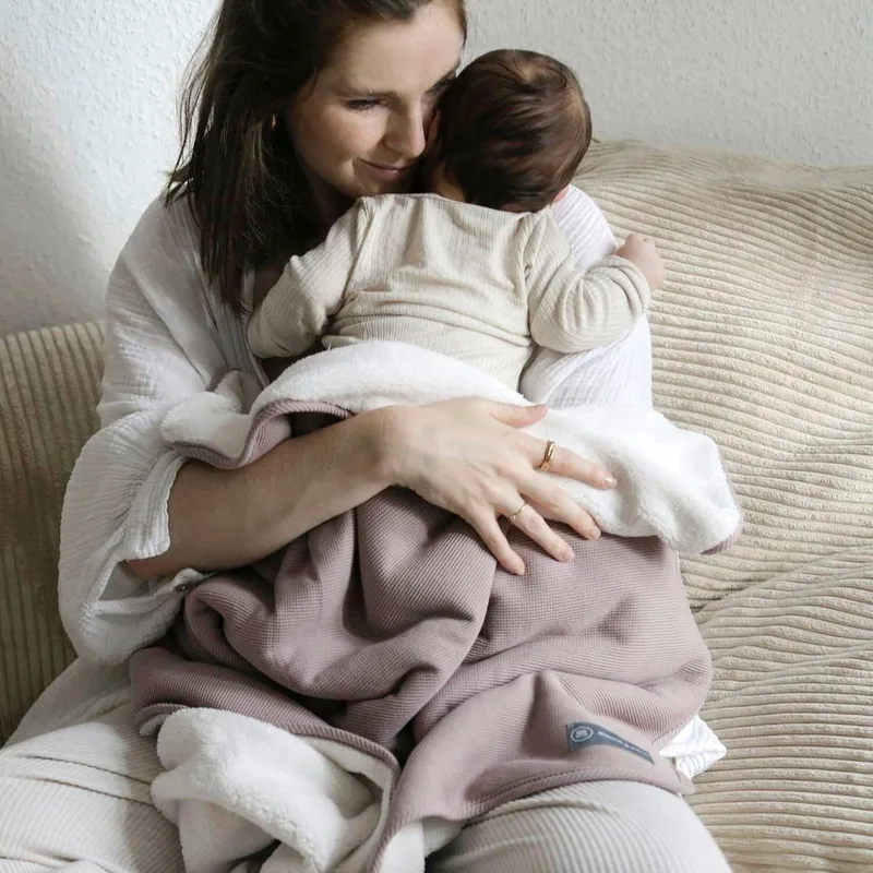 Babydecke Essential Winter 75x95 cm de emma & noah en Violet, 75 × 95 × 3 mm – photo produit 1 sur 3