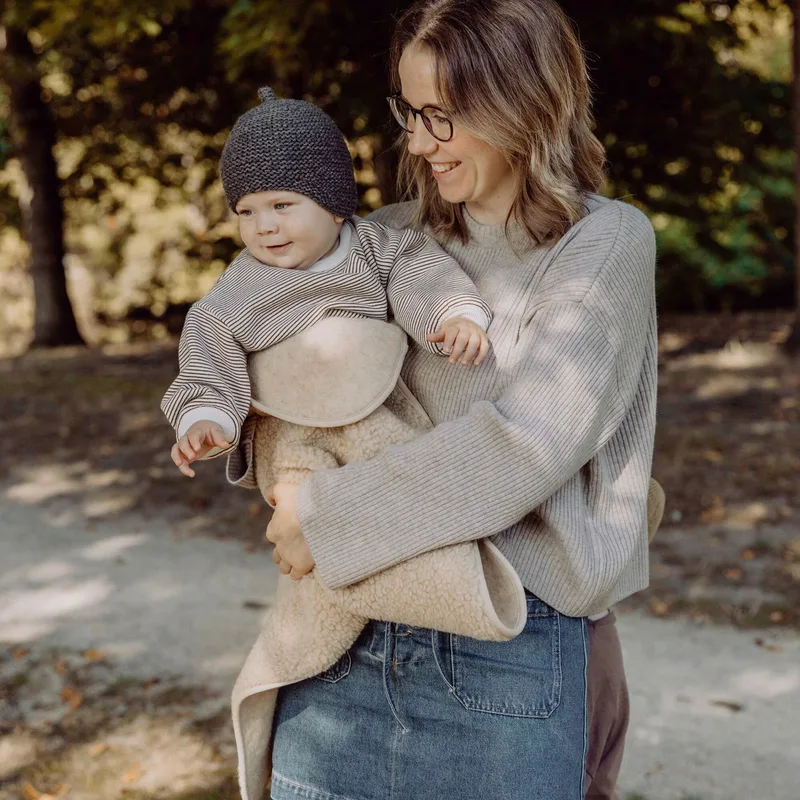 Babydecke Merinowolle-Teddy 75x95 cm by emma & noah in Beige, 95 × 75 mm – product photo 2 of 3