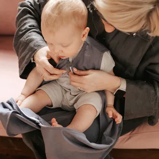 Sommerschlafsack Essential Leinen 0.5 TOG de emma & noah en Bleu – photo produit 2 sur 3