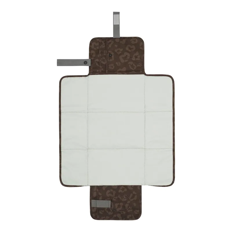 Wickelauflage für unterwegs van emma & noah in Bruin, 82 × 52 mm – productfoto 1 van 3