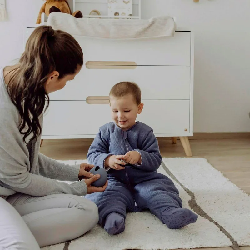 Winter-Sleepoverall Essential mit abnehmbaren Ärmeln und Umschlag-Füßchen 3.5 TOG de emma & noah en Bleu – photo produit