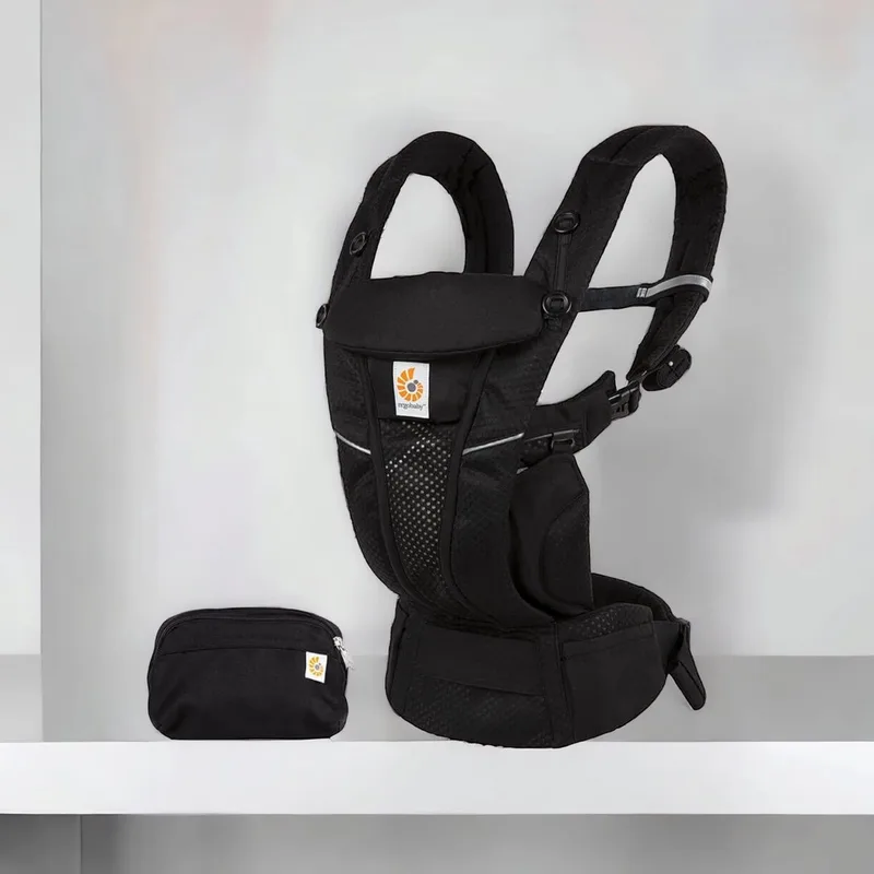 Omni 360 - Breeze - Baby Draagzak - Onyx Black van Ergobaby in Omni 360 Breeze – Oxyx Black – productfoto