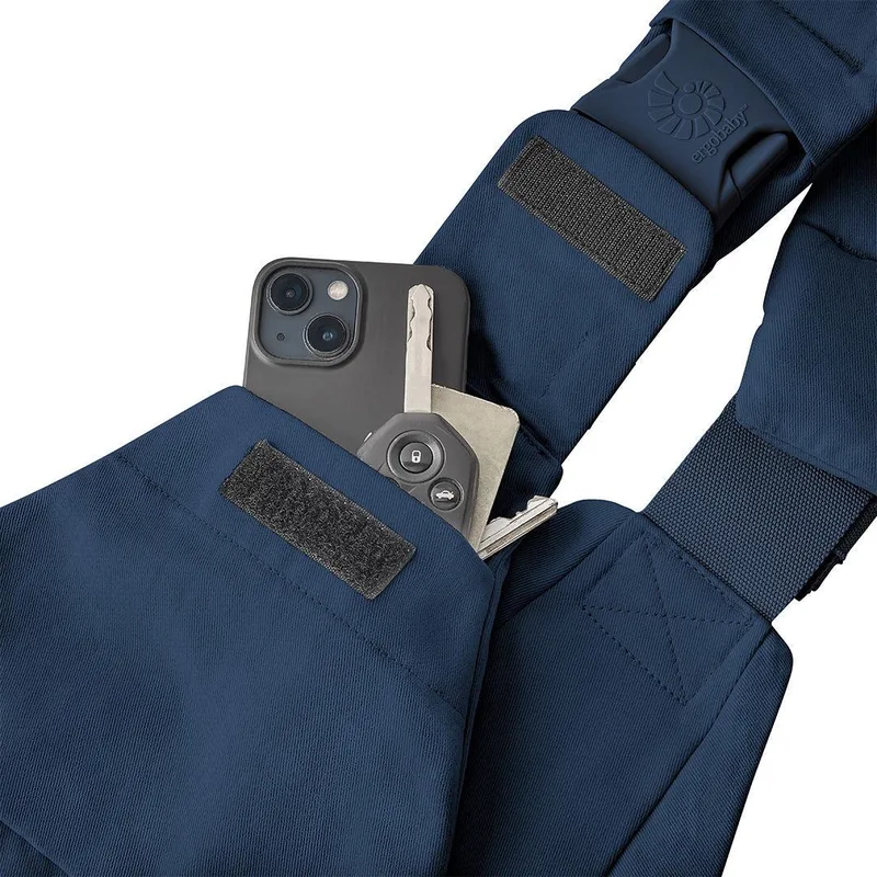 Upsie Sling Draagzak - Midnight Blue von Ergobaby in Blau – Produktfoto 4 von 4