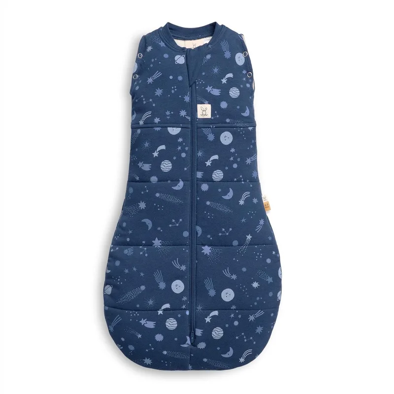 Cocoon inbaker slaapzak - 2,5 Tog - 2-in 1 Slaapzak - Inbakerslaapzak Slaapzakken - Slaapzak 70 cm - Starbeam fra ergoPouch i Starbeam print blauw – produktbillede