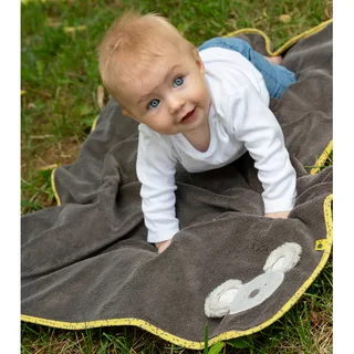 Kuscheldecke Koala Australia 100 x 75 cm van Fehn in Grijs, 1000 × 750 × 50 mm – productfoto 2 van 3