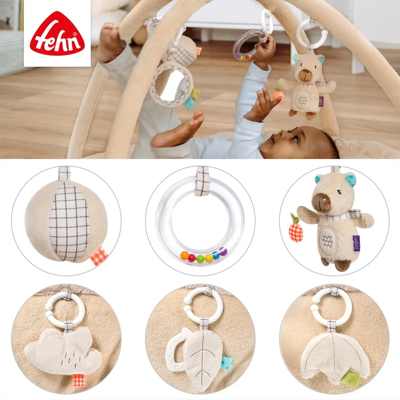 Spielbogen mit 3-D-Activity-Decke Capybara Clara van Fehn in Meerkleurig, 90,5 × 90,5 × 52 mm – productfoto 3 van 3