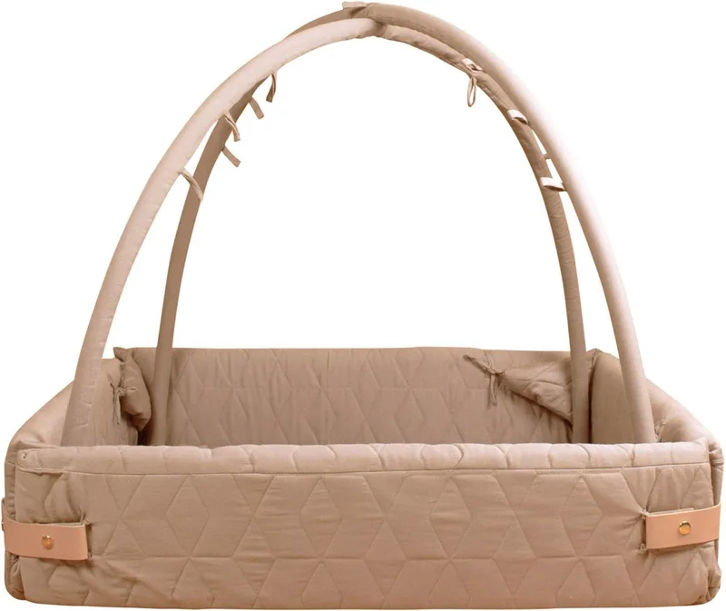 speelkleed - soft quilt - doeskin van Filibabba in Beige – productfoto