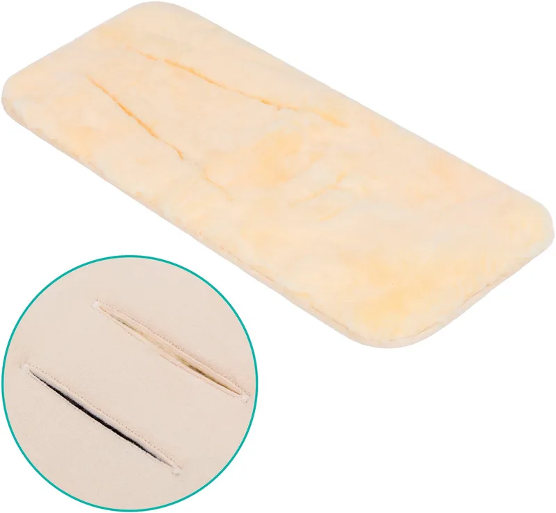 Babylammfell Lammfelleinlage 73x33,5 cm, Fillikid, für Kinderwagen, Babywannen, Buggies und Kindersitze by Fillikid in Beige – product photo 4 of 5