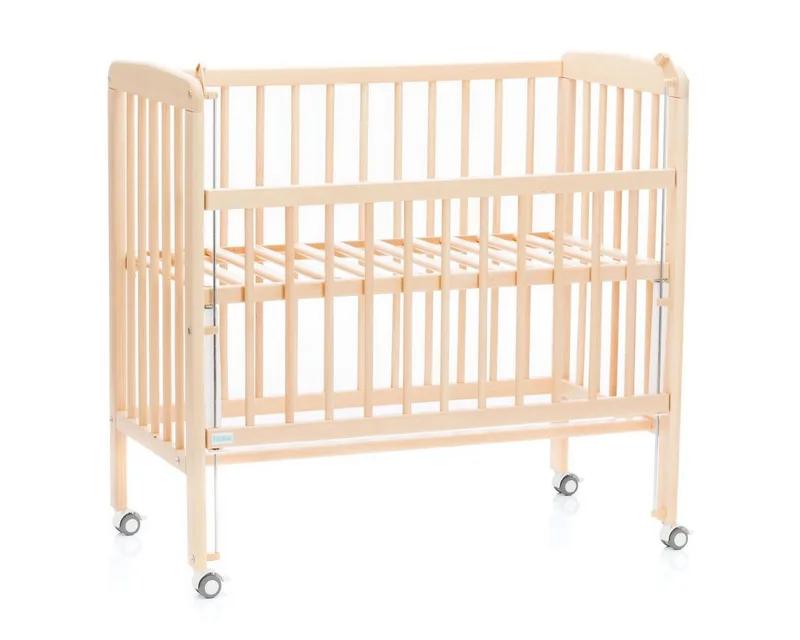 Beistellbett Nino - Natur, Stubenwagen Stubenbett auch für Boxspringbett verstellbar mit Rollen fra Fillikid i Braun – produktbillede