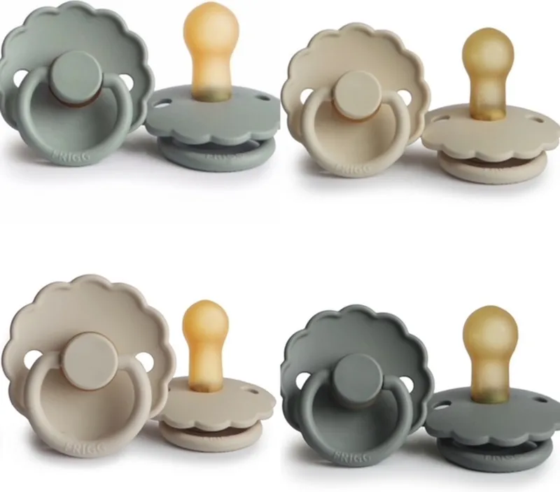 DAISY Fopspeen set 4 stuks 0-6 maand van Frigg in Sage, French Gray, Sandstone en Cream – productfoto