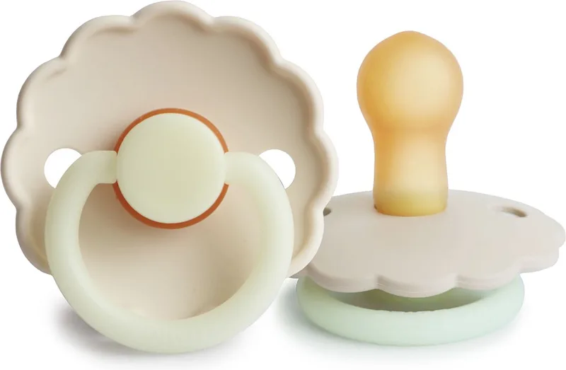 daisy night - fopspeen latex - cream - t1 van Frigg in Glow Cream – productfoto