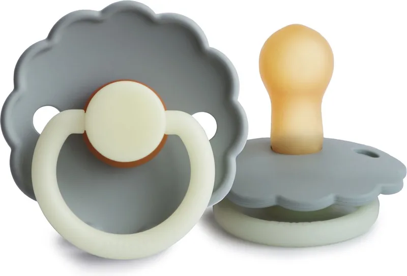 daisy night - fopspeen latex - t1 van Frigg in French Gray – productfoto