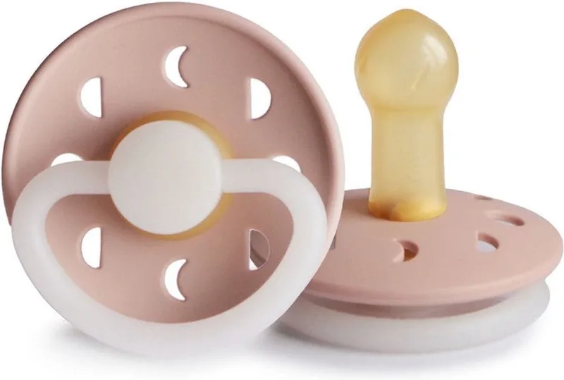Moon Latex Fopspeen 0-6M | Blush Night by Frigg in [Roze] – product photo