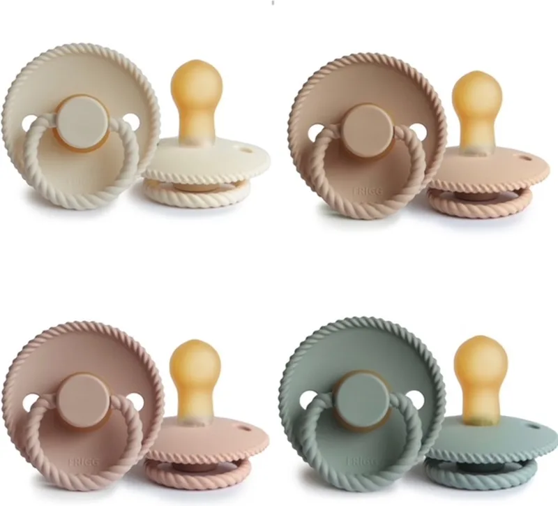 ROPE Fopspeen set 4 stuks 0-6 maand van Frigg in Crème, Blush, Croissant en Sage – productfoto