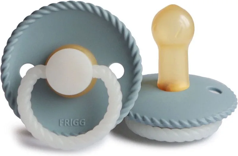 Rope latex fopspeen 6-18M glow in the dark Stone Blue Night van Frigg in Stone Blue Night maat 1 – productfoto