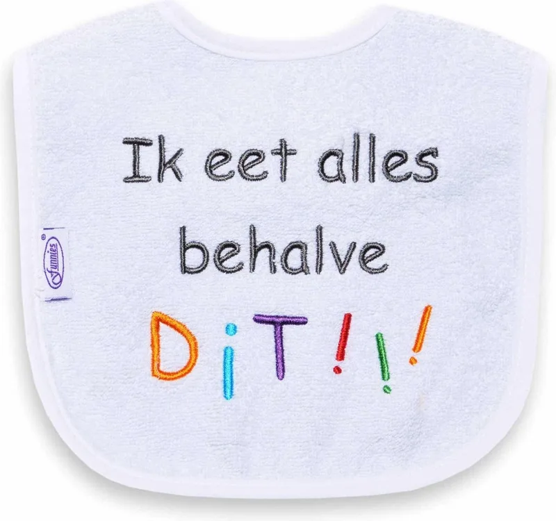 geborduurd tekst slabbetje: Ik eet alles behalve dit! by Funnies in White – product photo