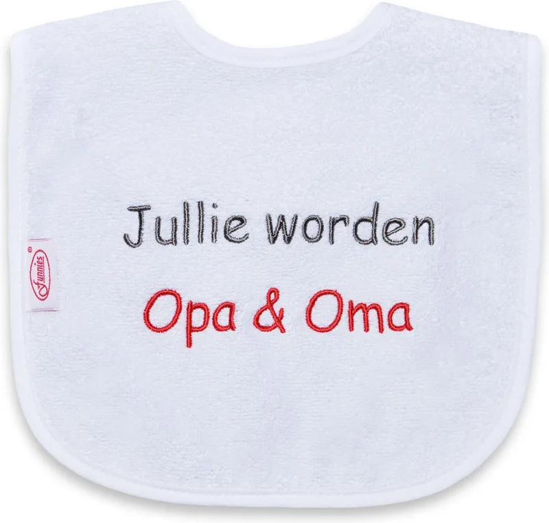 geborduurd tekst slabbetje: Jullie Worden Opa & Oma van Funnies in Wit – productfoto