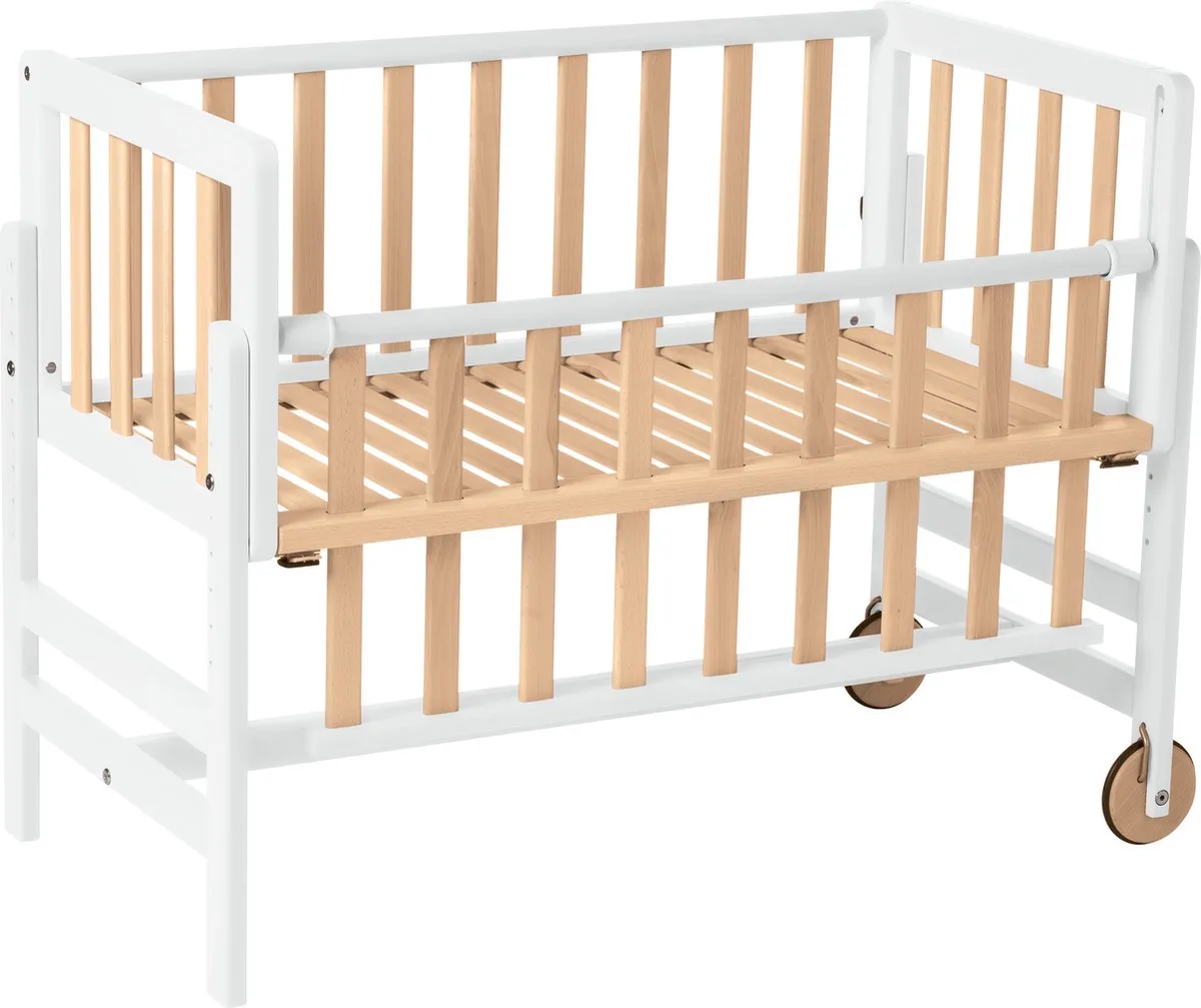 Co-Sleeper, Aanschuifbed, Wieg - Met Wielen - 45x90 cm - Babybedje tot 9 kg - Massief beukenhout - Eco/Wit van Geuther in Wit, Eco – productfoto