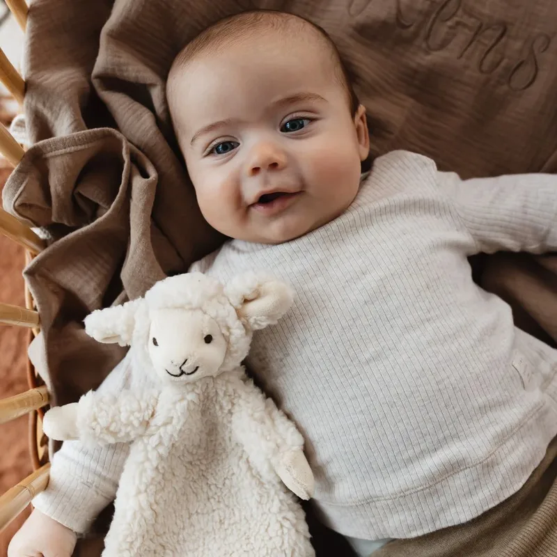 Lam Leo Knuffeldoekje - Baby cadeau by Happy Horse in White – product photo 2 of 4