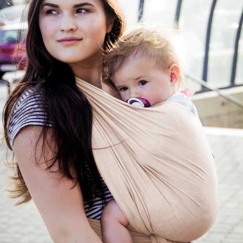 Ultra Light Draagdoek Hamburg Frappé 4.6 meter van Hoppediz in Beige – productfoto