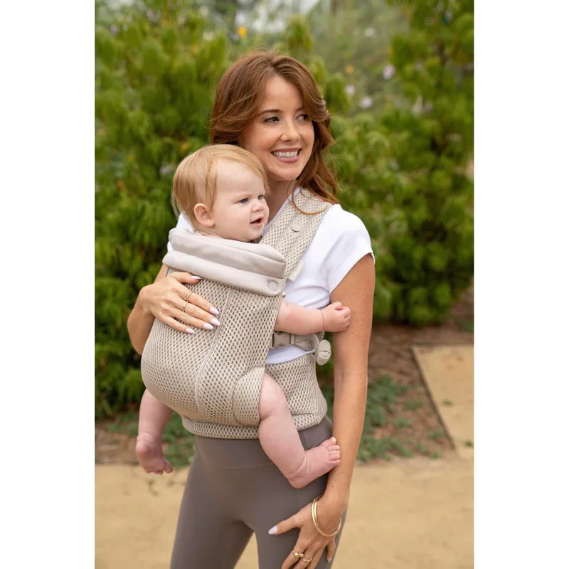 Babytrage Honey Blossom de Infantino en Beige, 38,1 × 1 × 53,3 mm – photo produit 1 sur 2