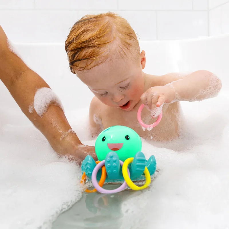 Badespielzeug leuchtender Oktopus van Infantino in Tuerkis, 12,5 × 12 × 9,5 mm – productfoto 3 van 3