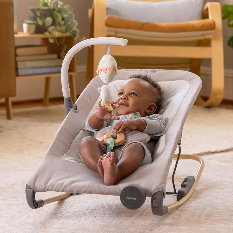 Baby wipstoel InMotion Automatic Rocker de Ingenuity en Gris – photo produit 2 sur 4