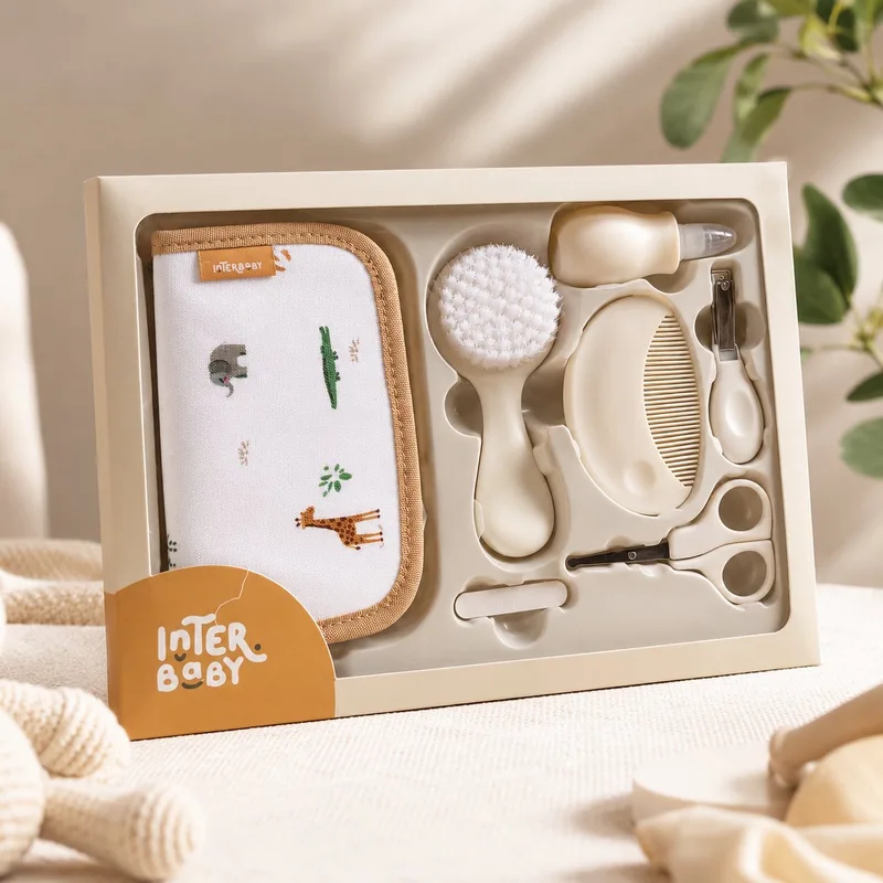 complete Baby Verzorgingsset in Etui – Borstel, Kam & Nagelverzorging by Interbaby in Beige – product photo