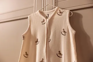 Baby Slaapzak Zomer Jersey Rib 110cm - Zomerslaapzak by Jollein in Nostalgic Ride – product photo 3 of 4