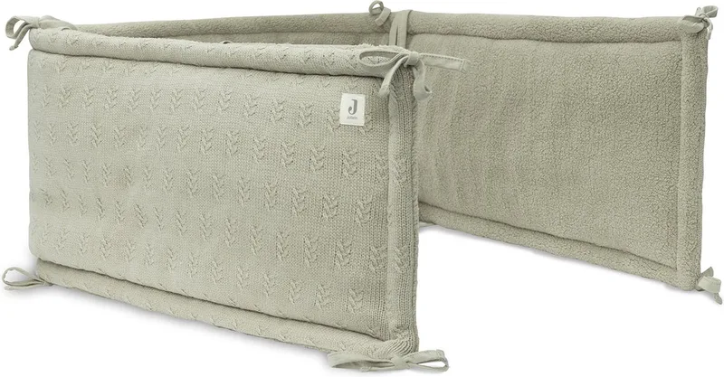 Bedomrander 180x30cm - Baby Bedbumper Ledikant - Acryl & Katoen - Grain Knit - Olive Green fra Jollein i Grain Knit Olive Green – produktbillede