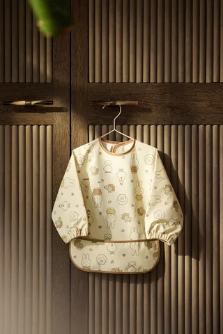 Slab Waterproof met Mouw - 1 Stuk by Jollein in Miffy Family Farm – product photo 3 of 4
