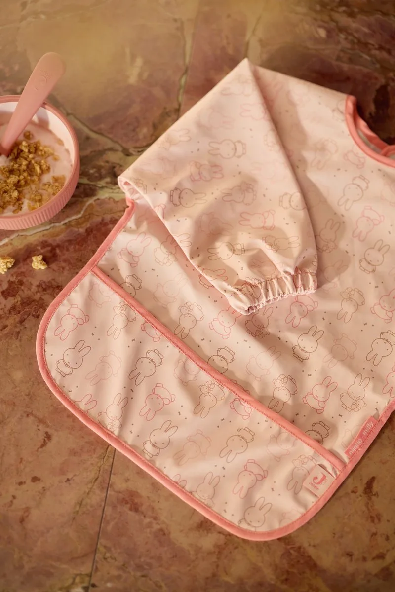 Slab Waterproof met Mouw Miffy Moments Silk Rose van Jollein in Roze – productfoto