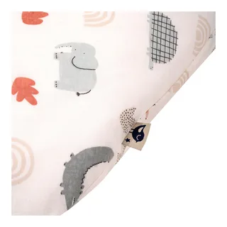 voedingskussen met knop, Organic Wild Friends van Julius Zöllner in Meerkleurig – productfoto 2 van 3