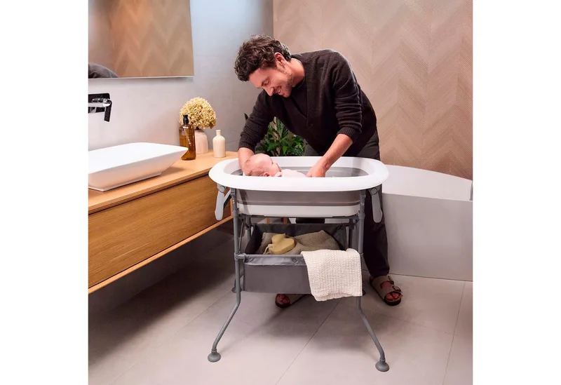 BUBBLY Badje met Verschoontafel - Multifunctioneel 5-in-1 Ontwerp - Opvouwbaar von Kinderkraft in Grau – Produktfoto 3 von 5