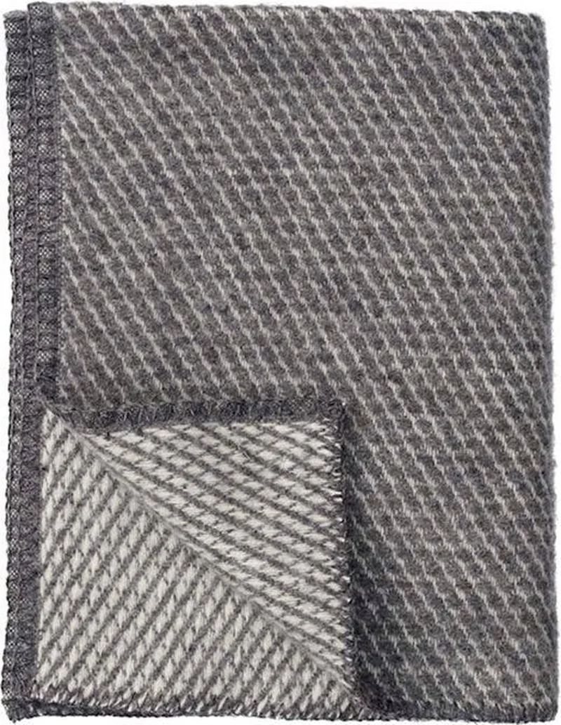 ledikantdeken - Velvet- grijs - wollen deken - 90x130cm från Klippan i Grå – produktbild