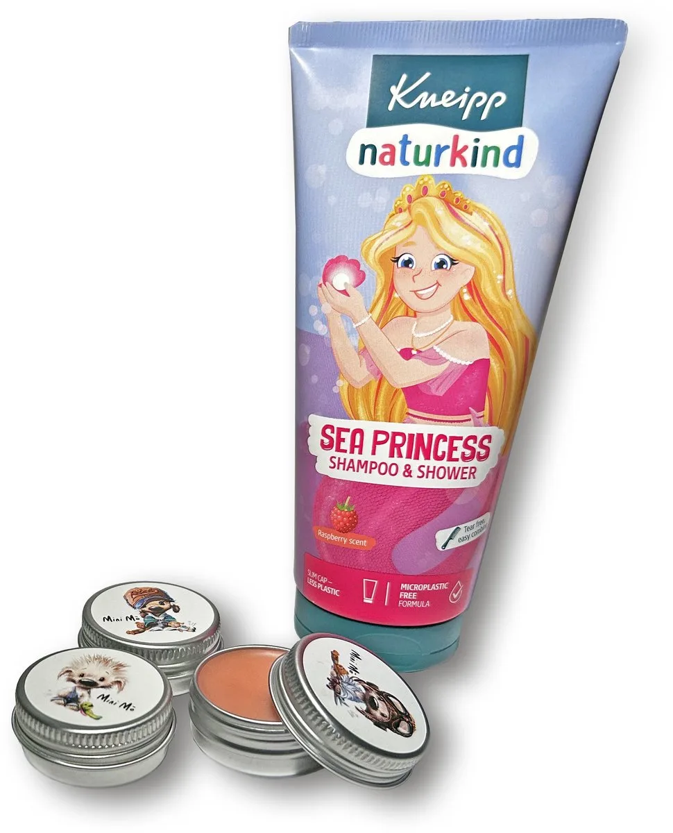 naturkind Sea Princess shampoo&shower en Mini Mo Veganistische lippenbalsem met vanille smaak en SPF10 set van 3 van Kneipp – productfoto