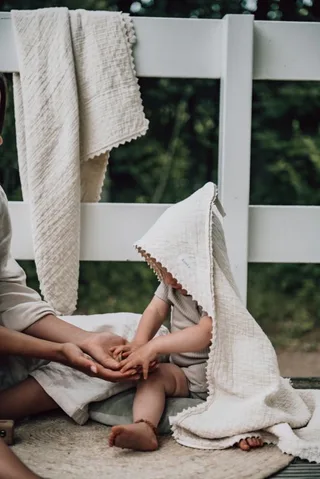 Elba Wiegdeken Lace - 75 x 100 cm - Stone by Koeka in Grey – product photo 4 of 4