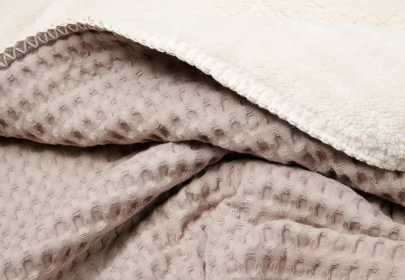 ledikantdeken wafel/teddy Oslo 100x150 de Koeka en Crumble – photo produit 3 sur 4