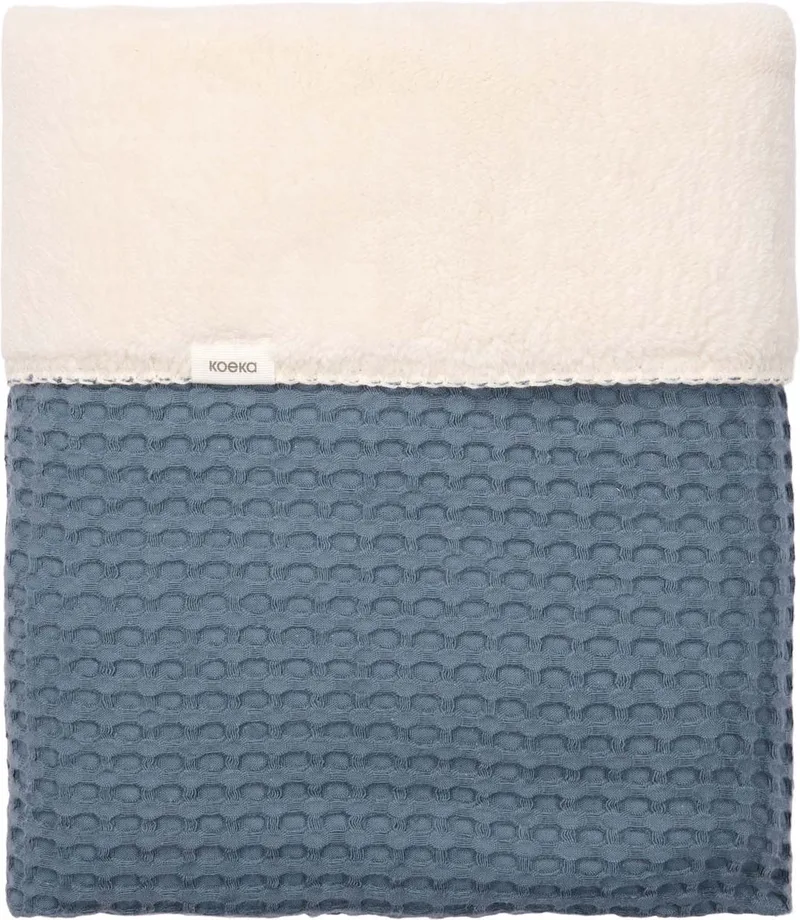 Oslo Ledikantdeken - Maat 100 x 150 - Wafel/Teddy - Bluestone by Koeka in Blue – product photo