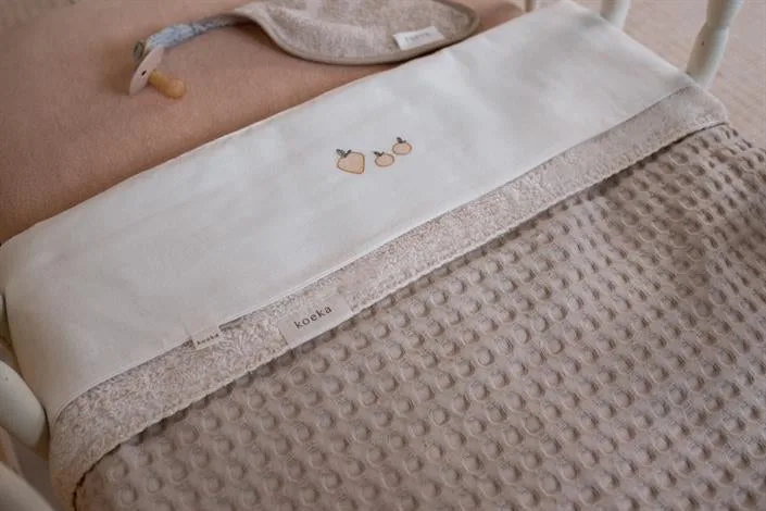 wiegdeken wafel/teddy Oslo sand/pebble 75x100 by Koeka in Beige, White – product photo 4 of 4