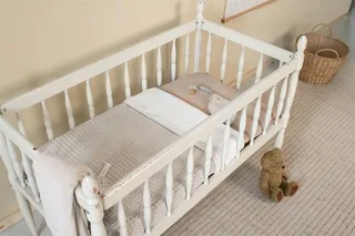 wiegdeken wafel/teddy Oslo sand/pebble 75x100 by Koeka in Beige, White – product photo 3 of 4