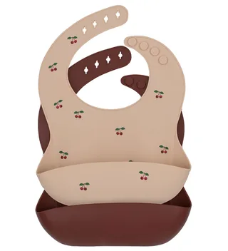 Slabbetjes - Silicone - 2-pack - Cherry/Mocca van Konges Sløjd – productfoto 1 van 4