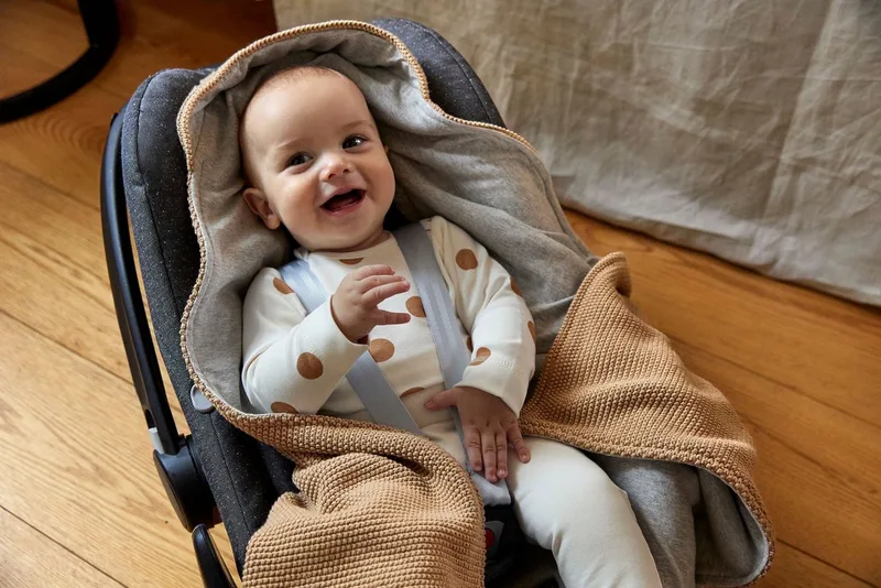 Einschlagdecke für Babyschale, sand, LÄSSIG by Lässig in Brown – product photo 5 of 5